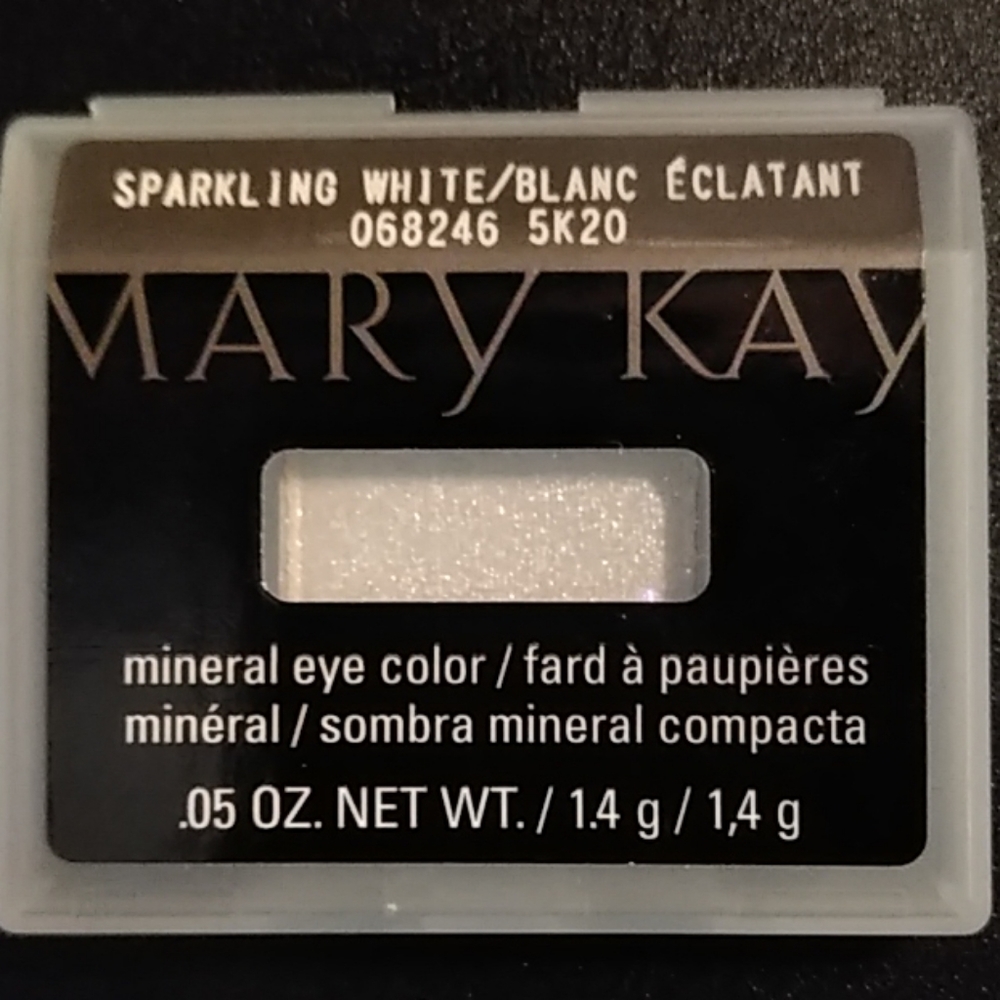 Sparkling White Mineral Eye color